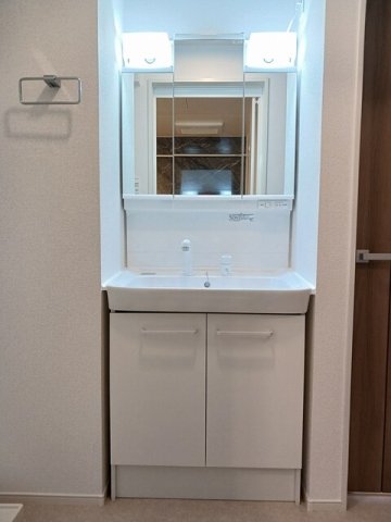洗面設備　スペースが確保できる洗面所です