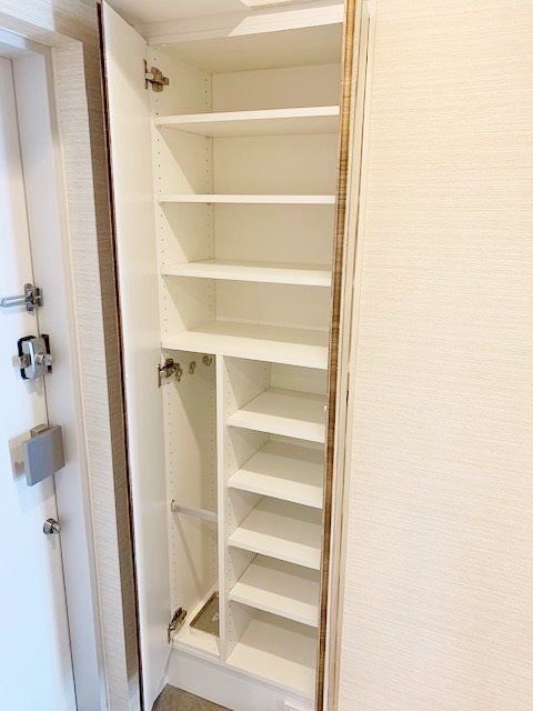 玄関　玄関収納