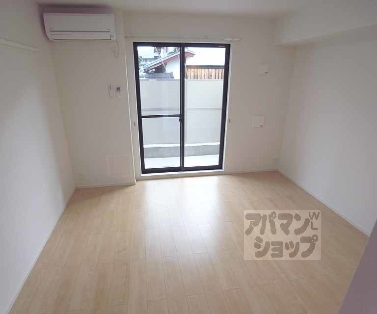 居室・リビング　南向きのお部屋です。