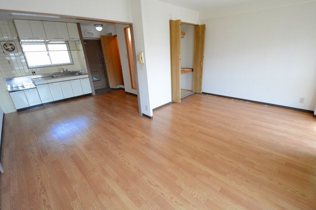 居室・リビング　広々17帖の明るいお部屋です♪