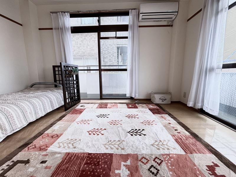その他　６畳の洋室　角部屋です