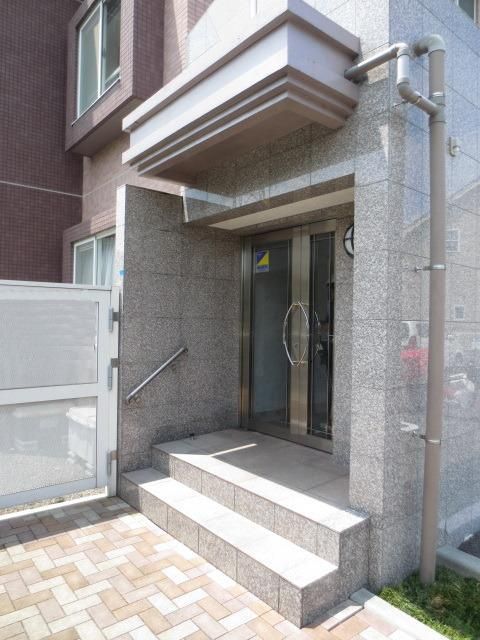 エントランス　★お問い合わせはタウンハウジングまで★