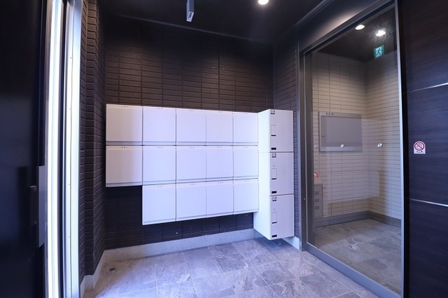 ロビー　宅配ＢＯＸと郵便ＢＯＸ