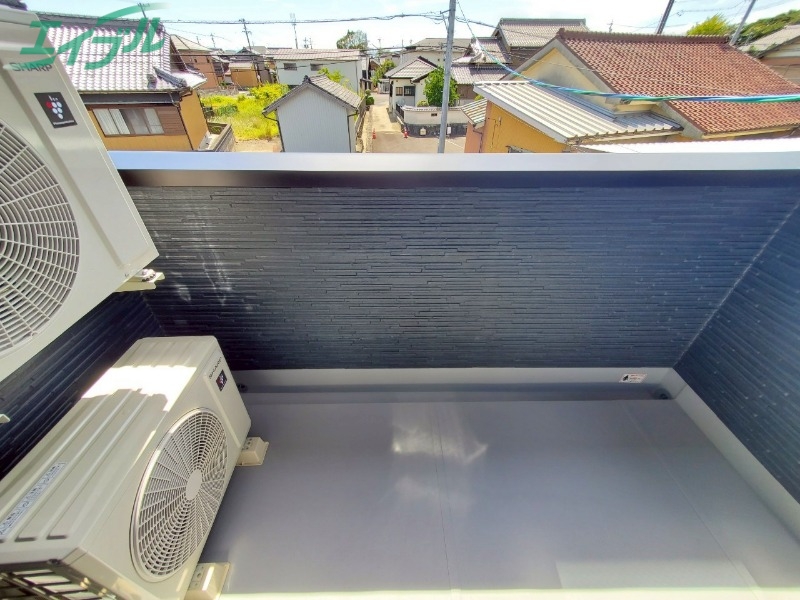 バルコニー　同物件別室反転タイプ画像