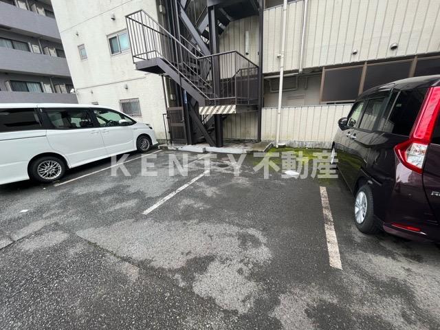 駐車場　駐車場完備です