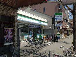コンビニ　ファミリーマート京都西七条店（コンビニ）まで456m