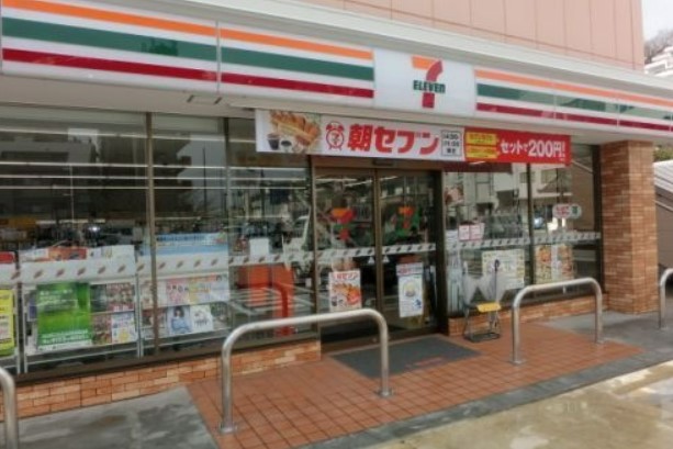 コンビニ　セブンイレブン 横浜釜台町店（コンビニ）まで513m