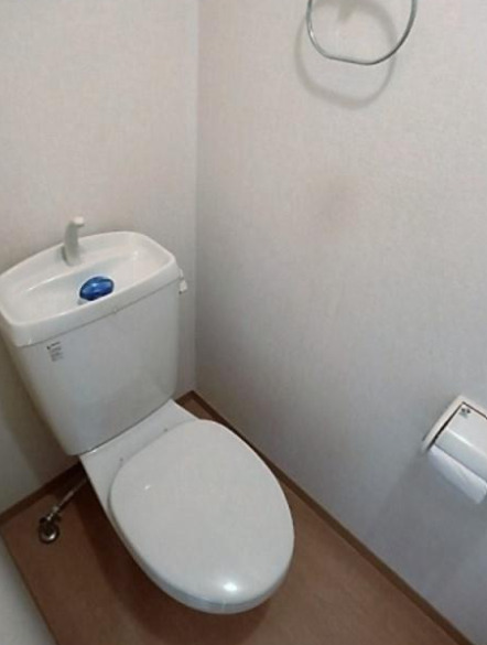トイレ　別部屋の画像を使用しております。