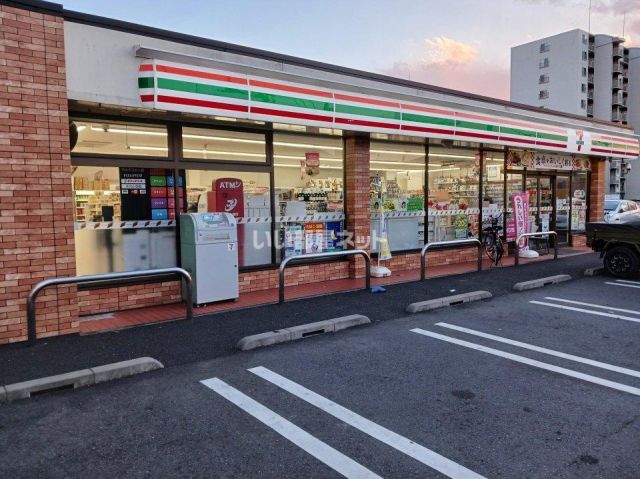 コンビニ　セブンイレブン千葉柏台店（コンビニ）まで423m