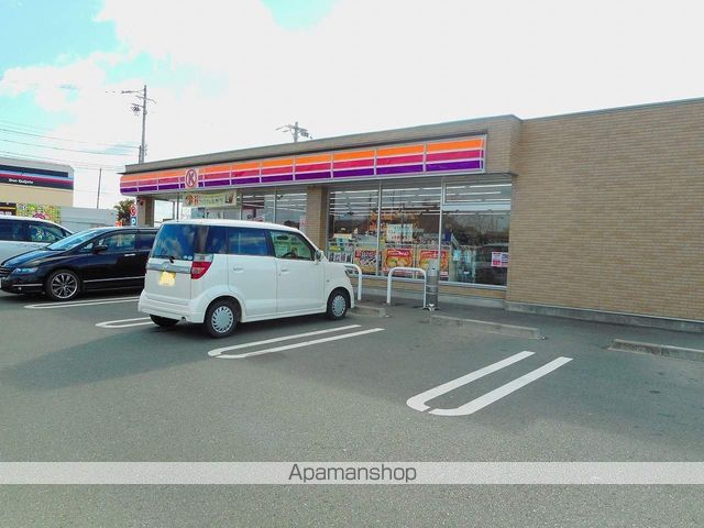 コンビニ　ファミリーマート（コンビニ）まで5384m