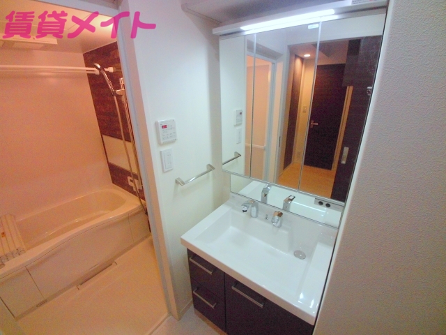洗面設備　同型参考写真