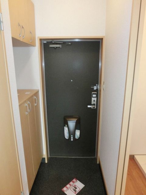 玄関　シューズボックス付きの玄関です