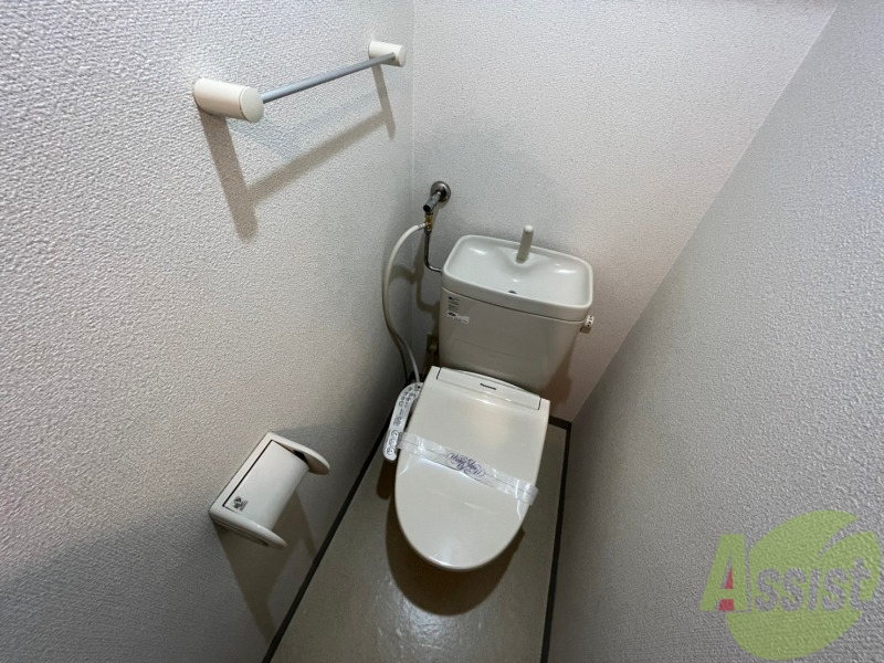 トイレ　こちらはトイレです。清潔感があり、安心して使用できます。