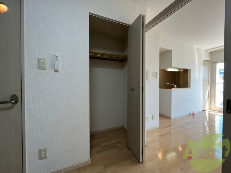 収納　寝室の収納です。部屋がすっきり片付きます。