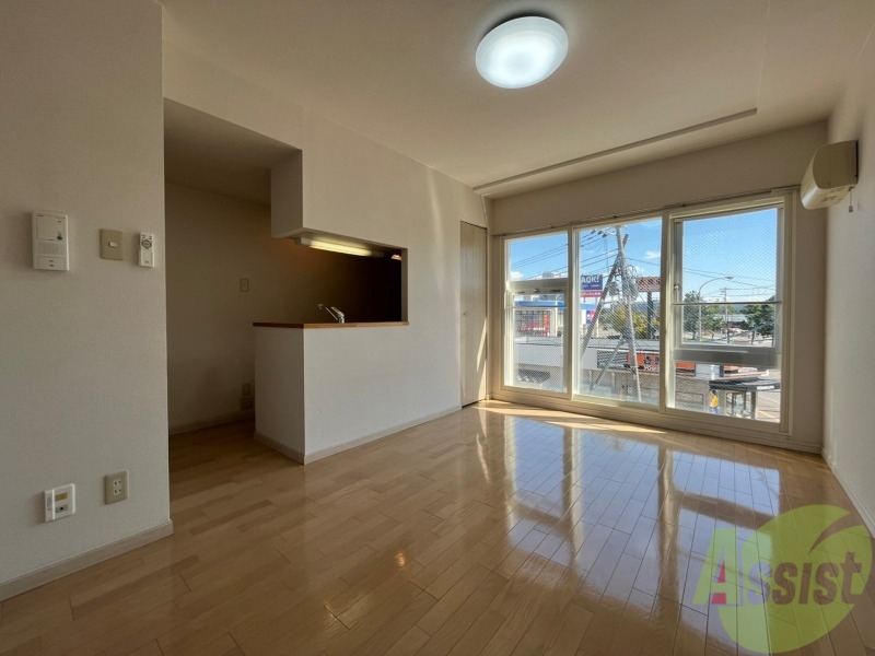 居室・リビング　広くてキレイなお部屋が広がっていて、充実した生活が送れそう。