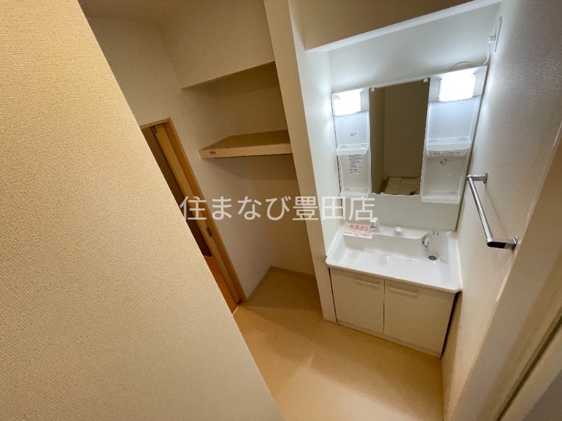 洗面設備　同型別部屋写真