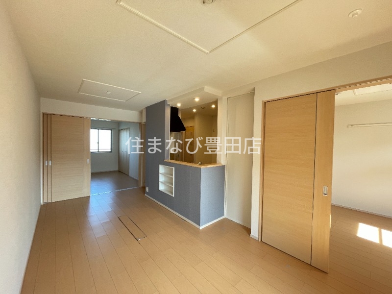 居室・リビング　同型別部屋写真