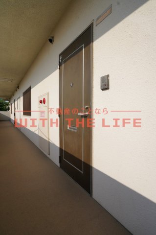 玄関　収納もある玄関です
