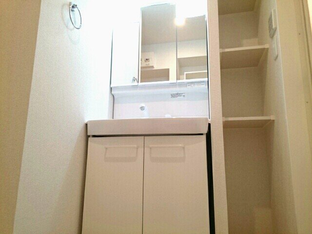 洗面設備　使いやすい洗面所です