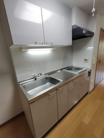キッチン　※別部屋参考写真