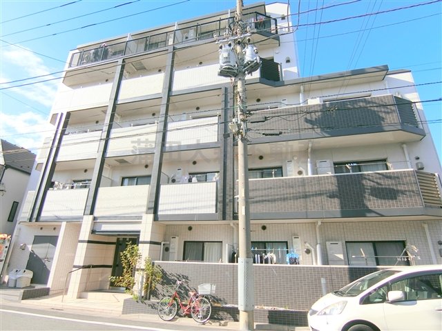 建物外観　2015年3月築　RC鉄筋コンクリート造地上5階建て1K 1