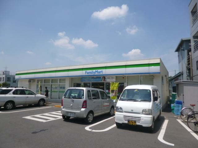 コンビニ　ファミリーマート（コンビニ）まで313m