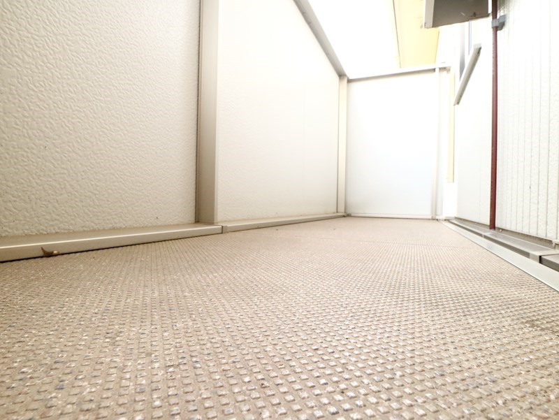 バルコニー　横幅もあり、お洗濯物も干せます。