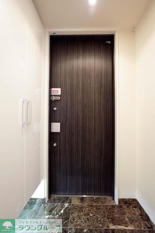 玄関　※写真は同タイプ住戸です。