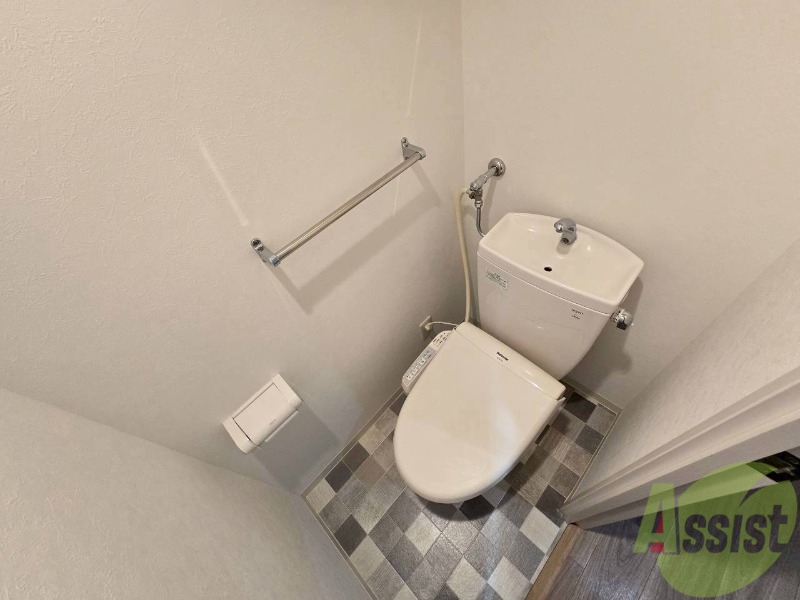 トイレ　こちらはトイレです。清潔感があり、安心して使用できます。