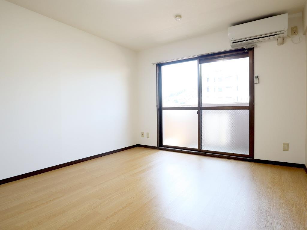 居室・リビング　南西向きで日当たりの良いお部屋です☆