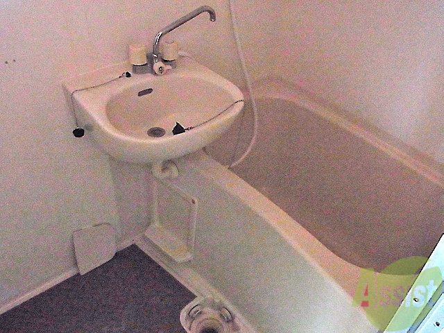 バス・シャワールーム　一日の疲れを癒すお風呂。ゆっくりつかってください。