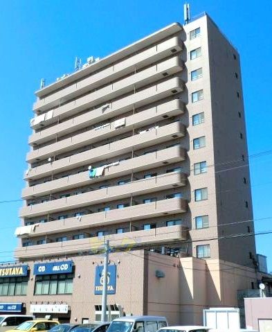 建物外観　人気の地下鉄駅徒歩１分のマンションです♪