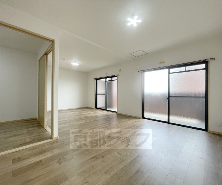 居室・リビング　広々リビングの２ＬＤＫのお部屋です