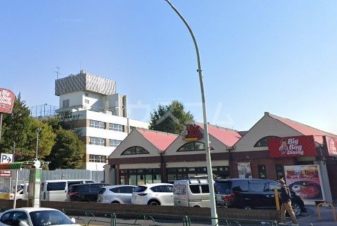飲食店　ビッグボーイダイニング早稲田店（飲食店）まで486m
