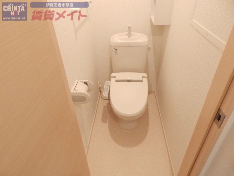 トイレ　同型参考写真