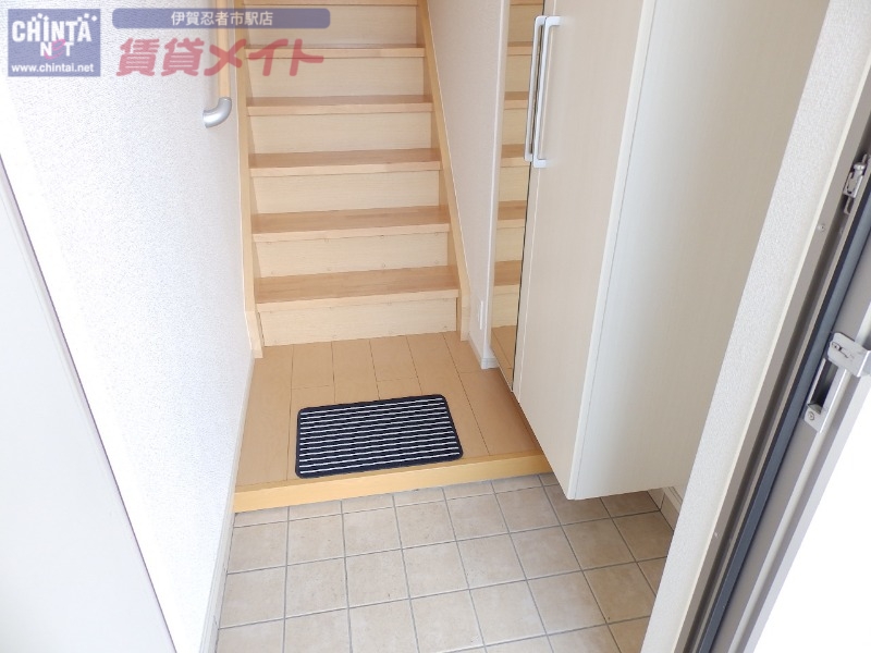 玄関　同型参考写真