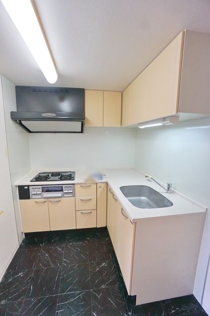 キッチン　同物件別部屋写真