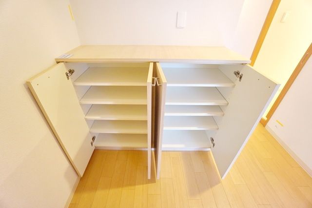 収納　同物件別部屋写真