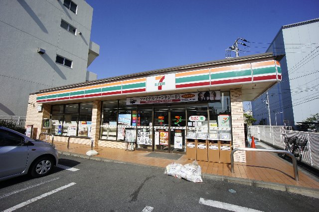 コンビニ　セブンイレブン 市川田尻1丁目店（コンビニ）まで561m