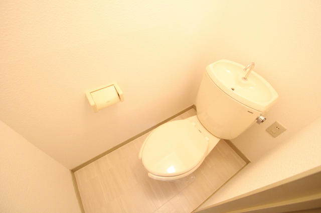 トイレ　他のお部屋の参考写真です。