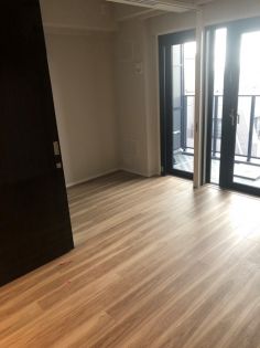 居室・リビング　同マンション別部屋参照。