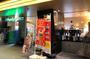 コンビニ　ファミリーマート日本青年館店（コンビニ）まで748m