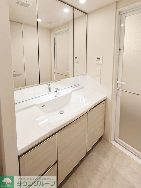 洗面設備　※写真は同タイプ住戸です。