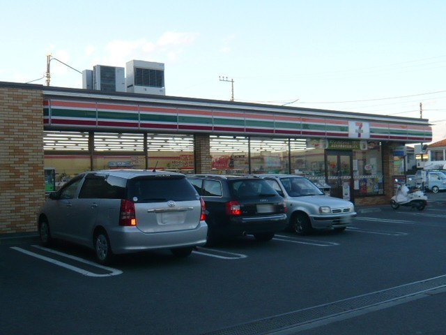 コンビニ　セブン－イレブン　藤沢鵠沼海岸５丁目店（コンビニ）まで350m