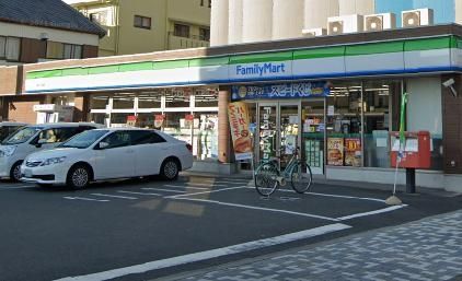 コンビニ　ファミリーマート中川八田店（コンビニ）まで320m