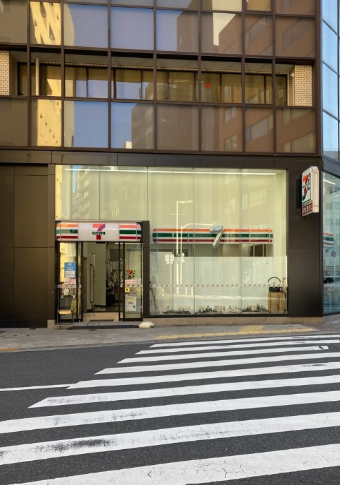 コンビニ　セブンイレブン浜松町1丁目北店（コンビニ）まで50m