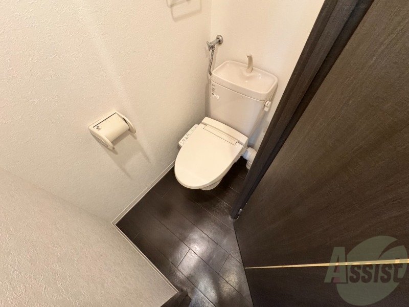 トイレ　こちらはトイレです。清潔感があり、安心して使用できます。