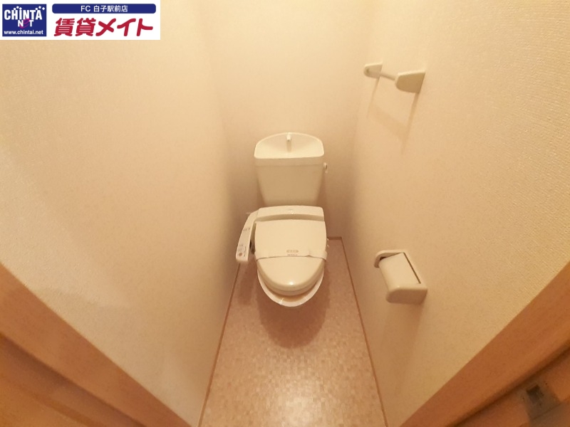 トイレ　別部屋反転参考写真です