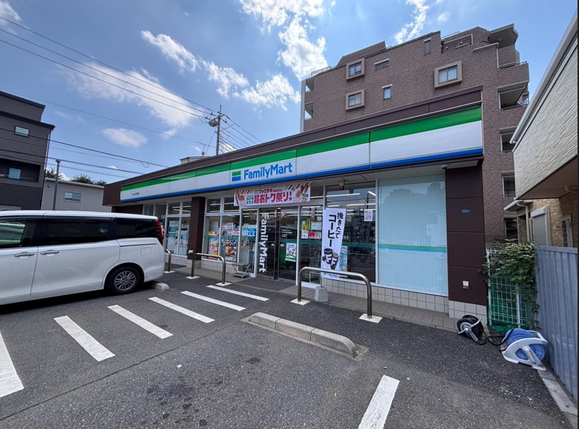 コンビニ　ファミリーマートさいたま本町西店（コンビニ）まで220m