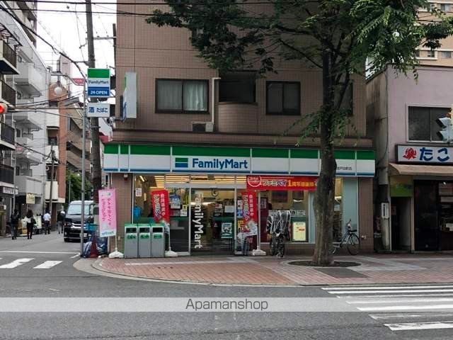 コンビニ　ファミリーマート（コンビニ）まで108m